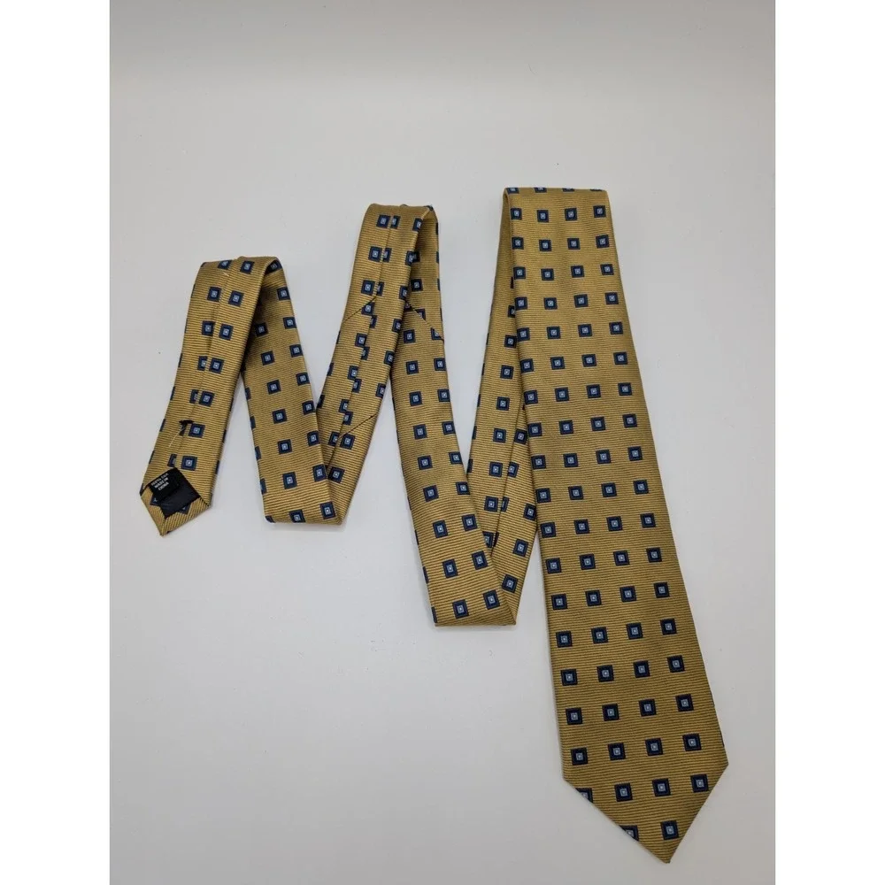 Jos. A. Bank Traveler 100% Silk Men's Neck Tie Geometric Squares